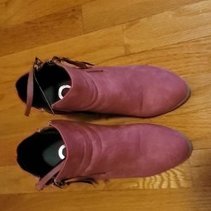 Journee ankle booties